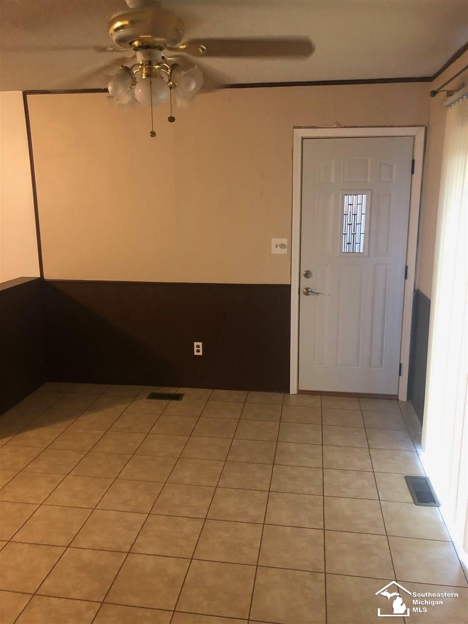 5030 West Albain Road Monroe, MI 48161 - Photo 14 of 24 dining area