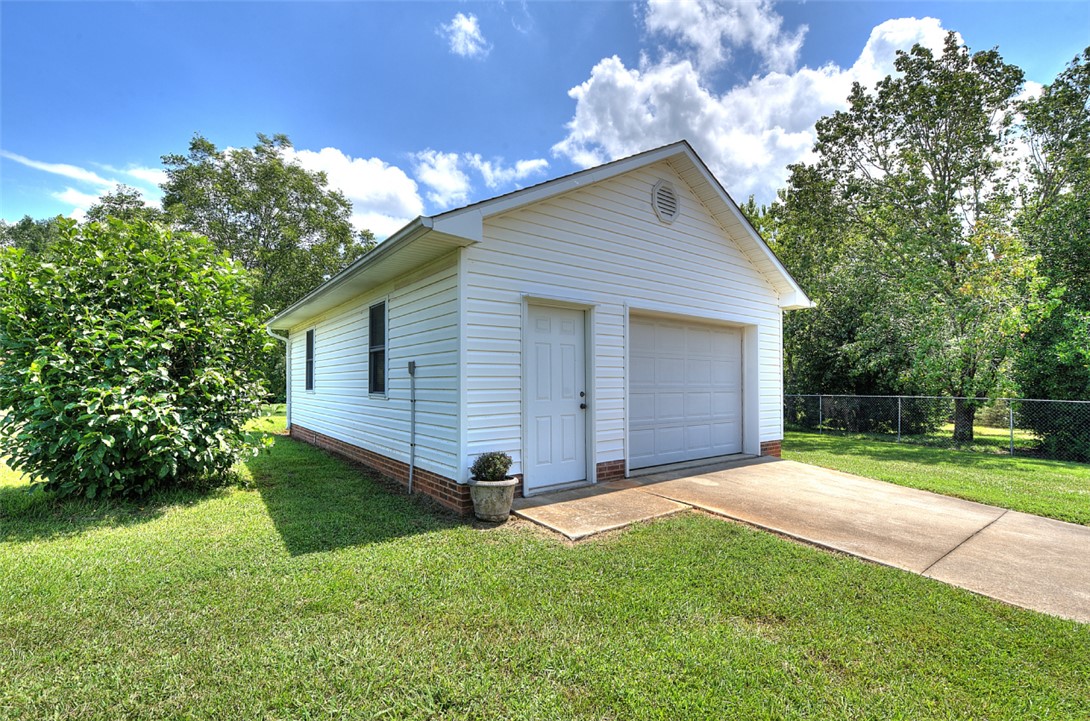 1363 Griffin Mill Road Easley, SC 29640 - Photo 40 of 49