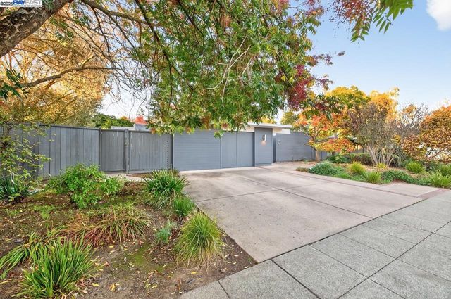 $3,699,000 | 3482 Kenneth Drive, Palo Alto, CA 94303