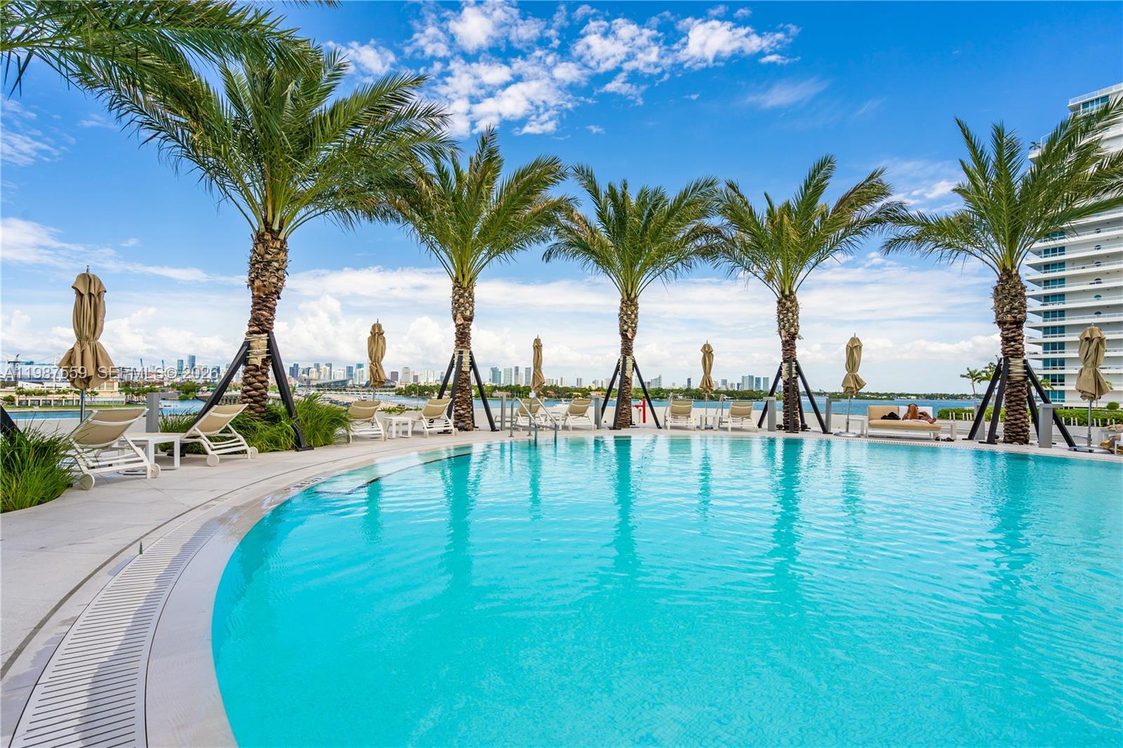 450 Alton Road, Unit 2005 Miami Beach, FL 33139 - Photo 2 of 19