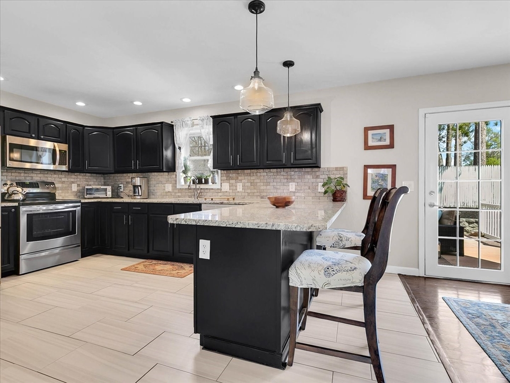 2 Phaneuf Street Middleton, MA 01949 - Photo 7 of 38