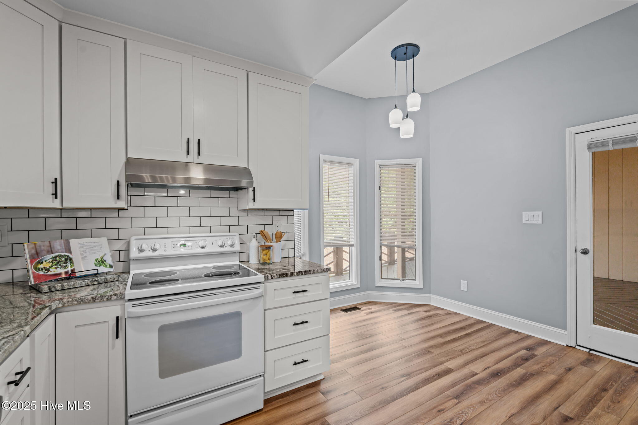 6 Montclair Court Pinehurst, NC 28374 - Photo 10 of 29 Kitchen