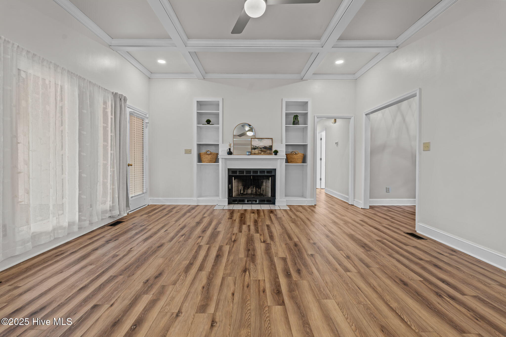 6 Montclair Court Pinehurst, NC 28374 - Photo 12 of 29 Living Room