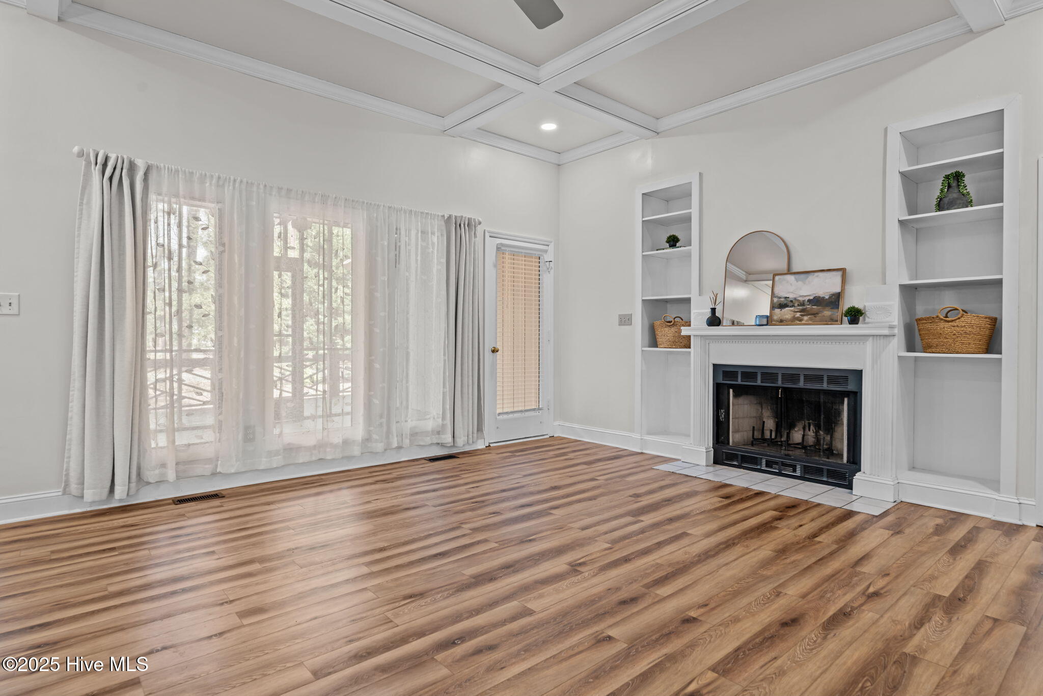 6 Montclair Court Pinehurst, NC 28374 - Photo 13 of 29 Living Room