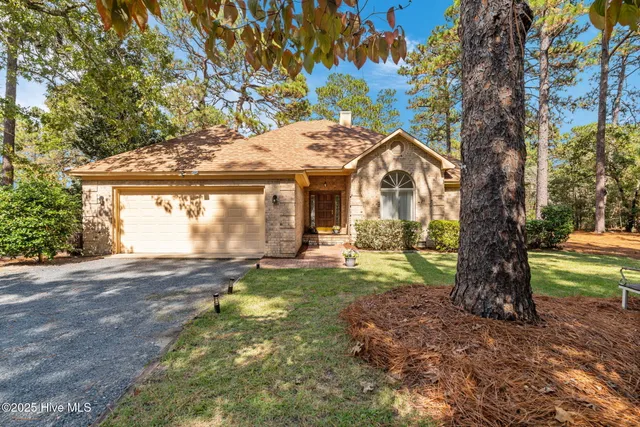 $545,000 | 6 Montclair Court, Pinehurst, NC 28374