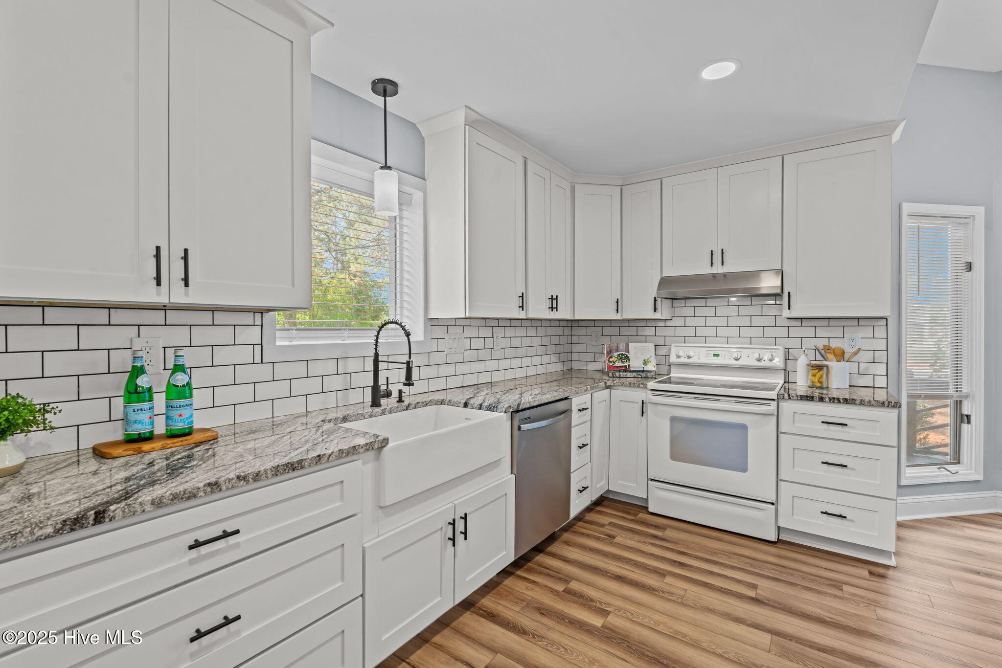 6 Montclair Court Pinehurst, NC 28374 - Photo 3 of 29 Kitchen