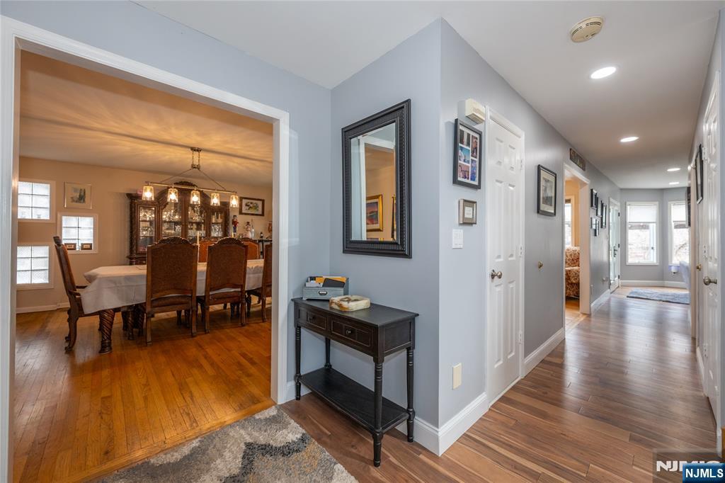 35 Turnberry Road Little Falls, NJ 07424 - Photo 4 of 41