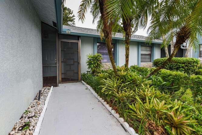 9159 Southwest 22nd Street, Unit A Boca Raton, FL 33428 - Photo 4 of 30 9159 SW 22nd St Boca Raton FL-small-004-
