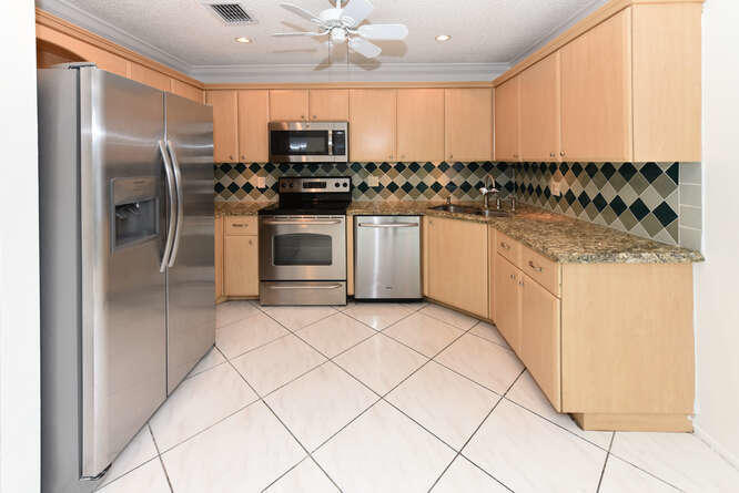 9159 Southwest 22nd Street, Unit A Boca Raton, FL 33428 - Photo 8 of 30 9159 SW 22nd St Boca Raton FL-small-008-
