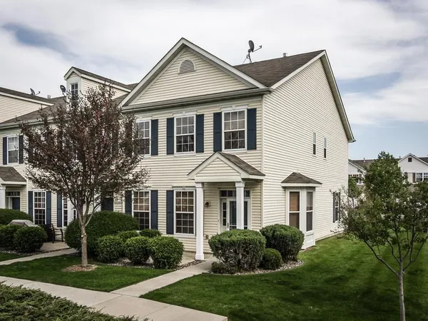 $2,295 | 681 Cobblestone Way, Shakopee, MN 55379