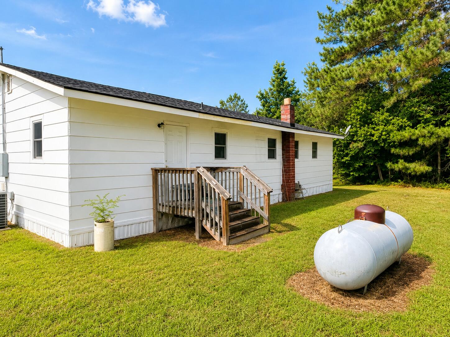 124 Emily Road Salters, SC 29590 - Photo 3 of 15 13703347-F82F-456B-A874-BB783D228B2A