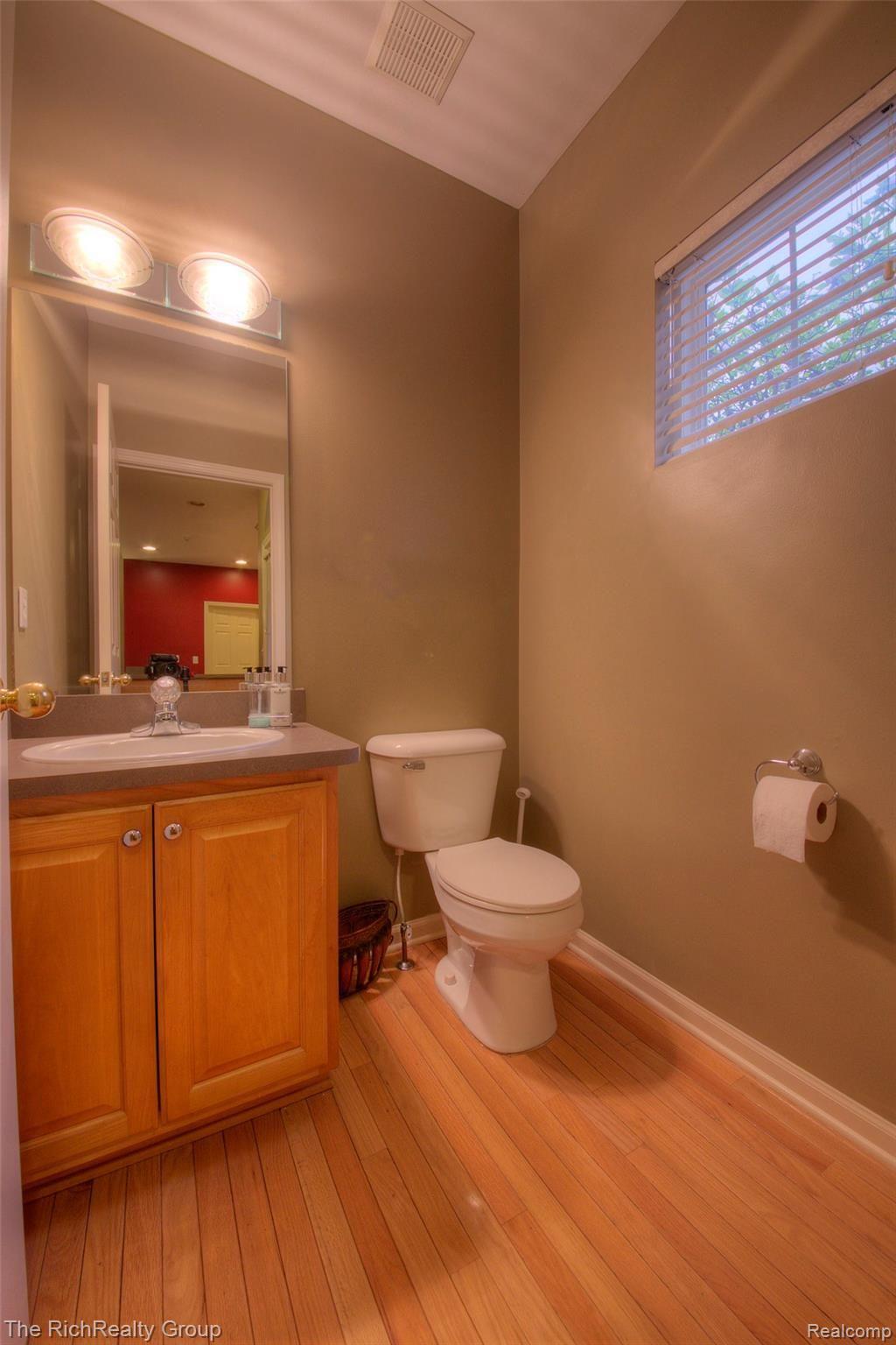 41796 Glade Road, Unit 43 Canton, MI 48187 - Photo 16 of 35 Half bath on entry level