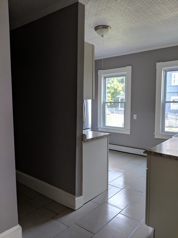 11 George Street Springfield, MA 01105 - Photo 7 of 24 Gallery Image 7