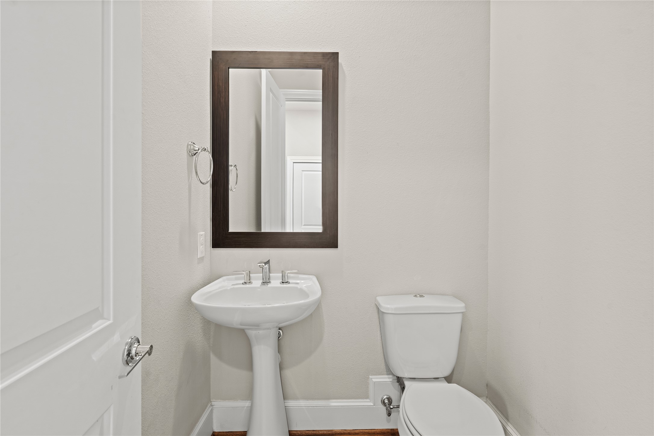 10902 Grove Tree Lane Houston, TX 77043 - Photo 28 of 36