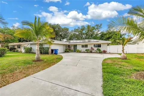 $615,000 | 2856 65th Way North, St. Petersburg, FL 33710