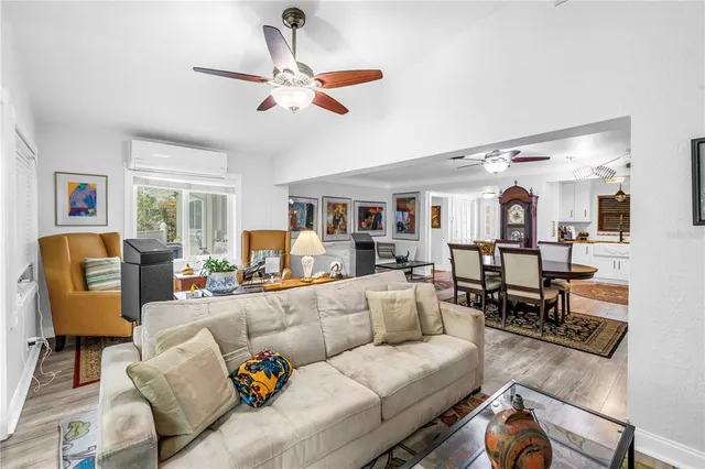 $630,000 | 2856 65th Way North, St. Petersburg, FL 33710