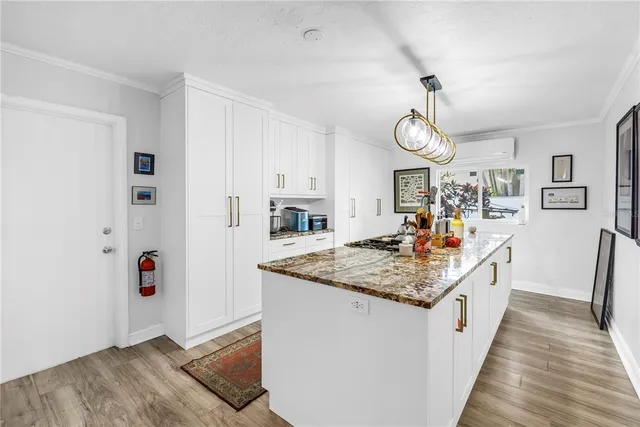 $630,000 | 2856 65th Way North, St. Petersburg, FL 33710