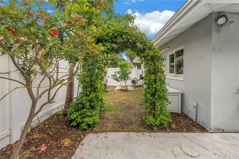 $615,000 | 2856 65th Way North, St. Petersburg, FL 33710