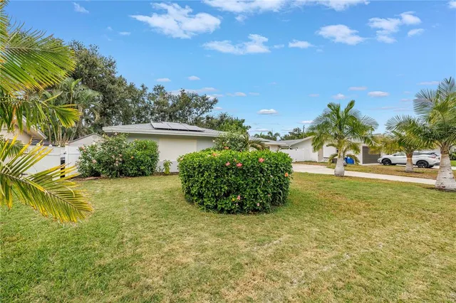 $680,000 | 2856 65th Way North, St. Petersburg, FL 33710