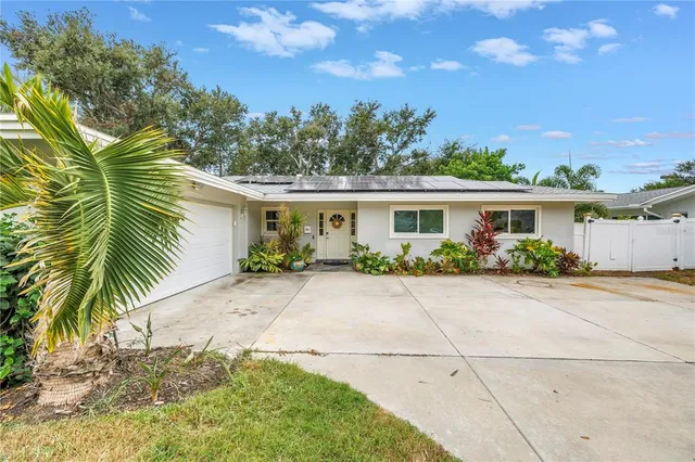 $680,000 | 2856 65th Way North, St. Petersburg, FL 33710