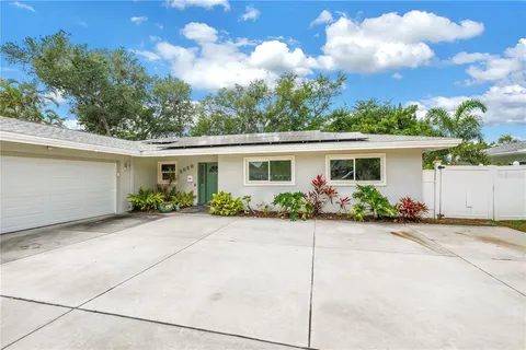 $615,000 | 2856 65th Way North, St. Petersburg, FL 33710