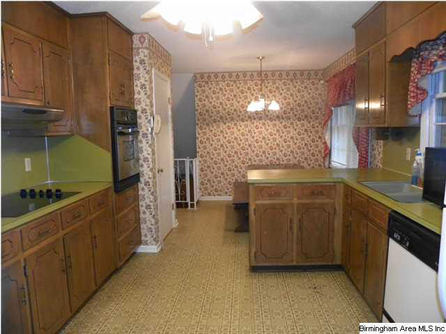 3490 Ridgecrest Drive Birmingham, AL 35216 - Photo 3 of 26