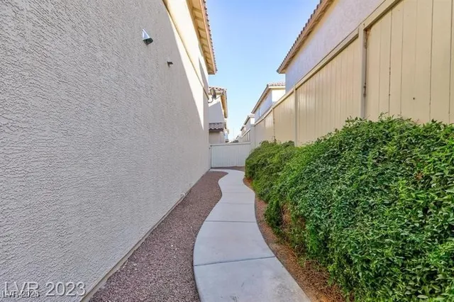 $2,300 | 971 Grand Cerritos Avenue, Las Vegas, NV 89183