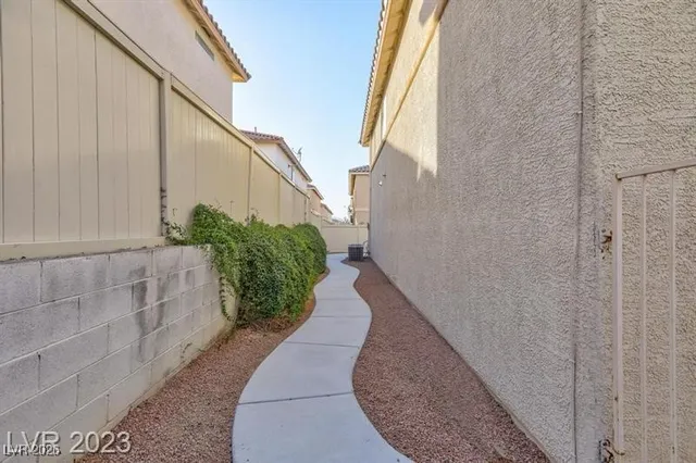 $2,300 | 971 Grand Cerritos Avenue, Las Vegas, NV 89183