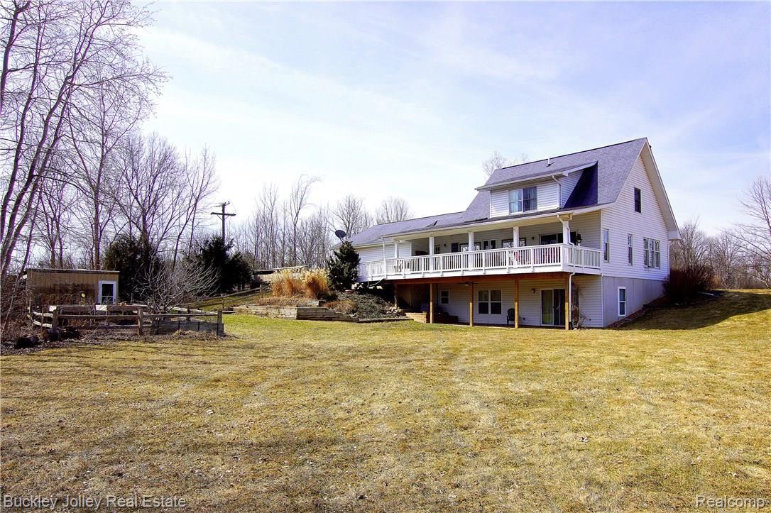 7620 Tower Road Northville, MI 48168 - Photo 20 of 25 Vinyl Exterior.JPG