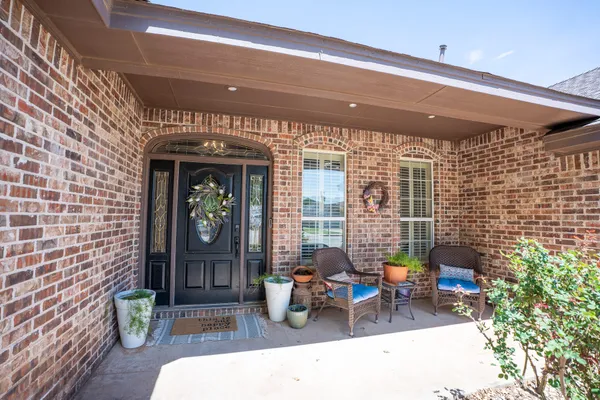 $485,000 | 1417 10th Street, Shallowater, TX 79363