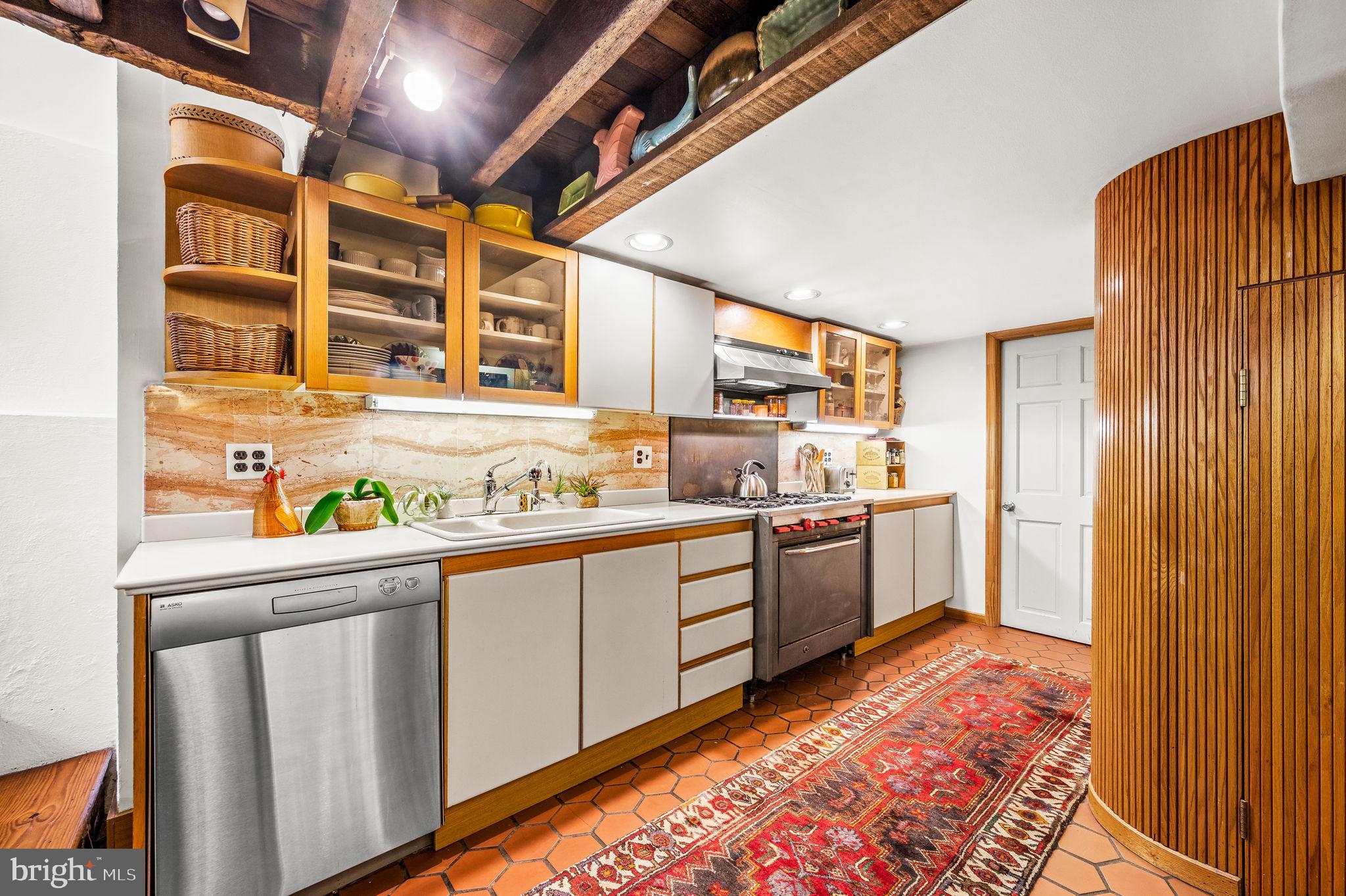 331 Lawrence Court Philadelphia, PA 19106 - Photo 13 of 43 Kitchen