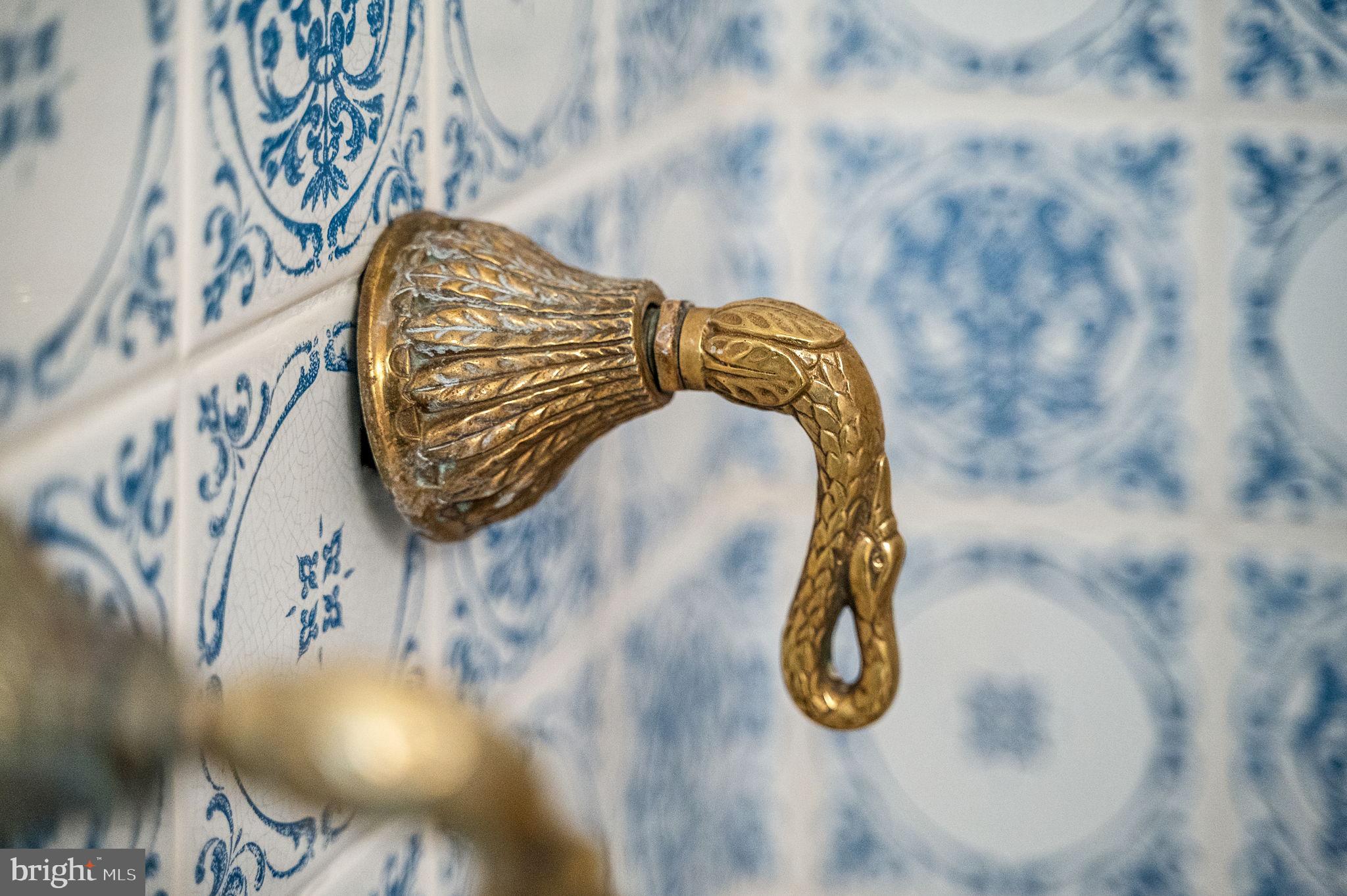 331 Lawrence Court Philadelphia, PA 19106 - Photo 16 of 43 Bathroom fixtures