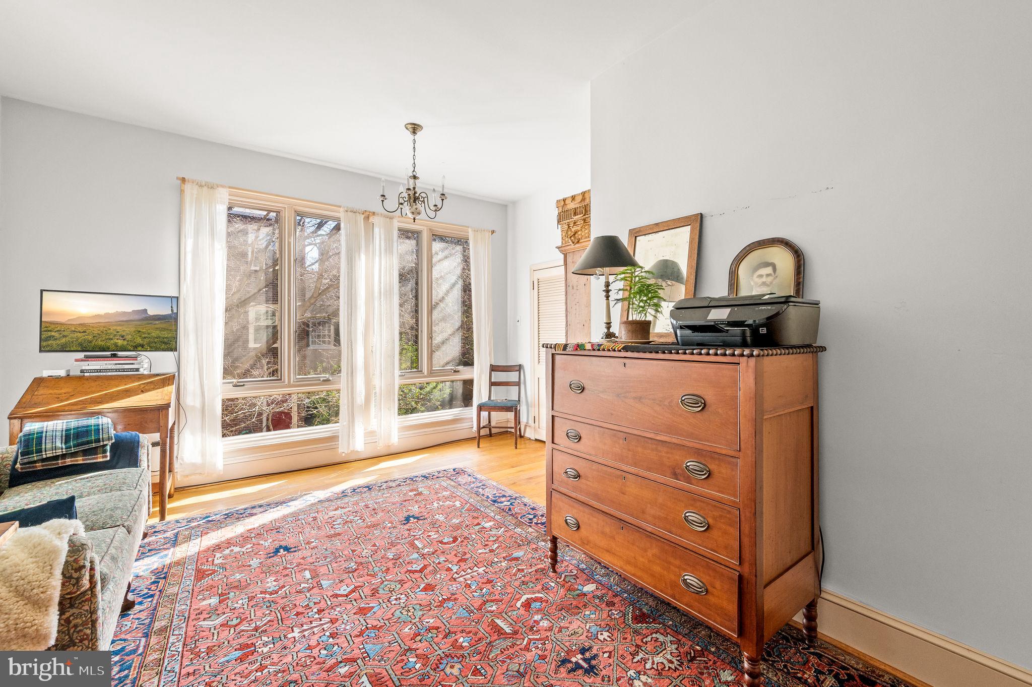 331 Lawrence Court Philadelphia, PA 19106 - Photo 21 of 43 Second Floor Sitting Room