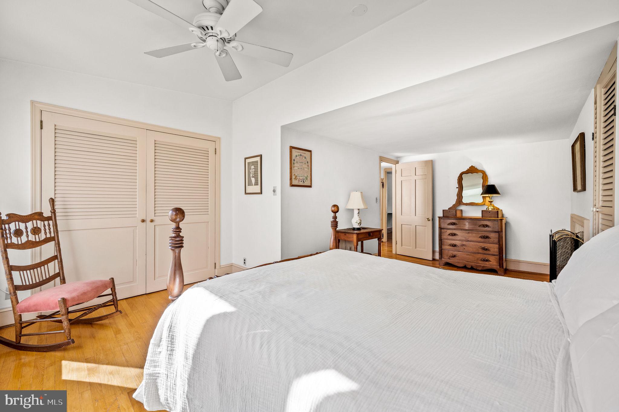331 Lawrence Court Philadelphia, PA 19106 - Photo 24 of 43 Third floor rear bedroom