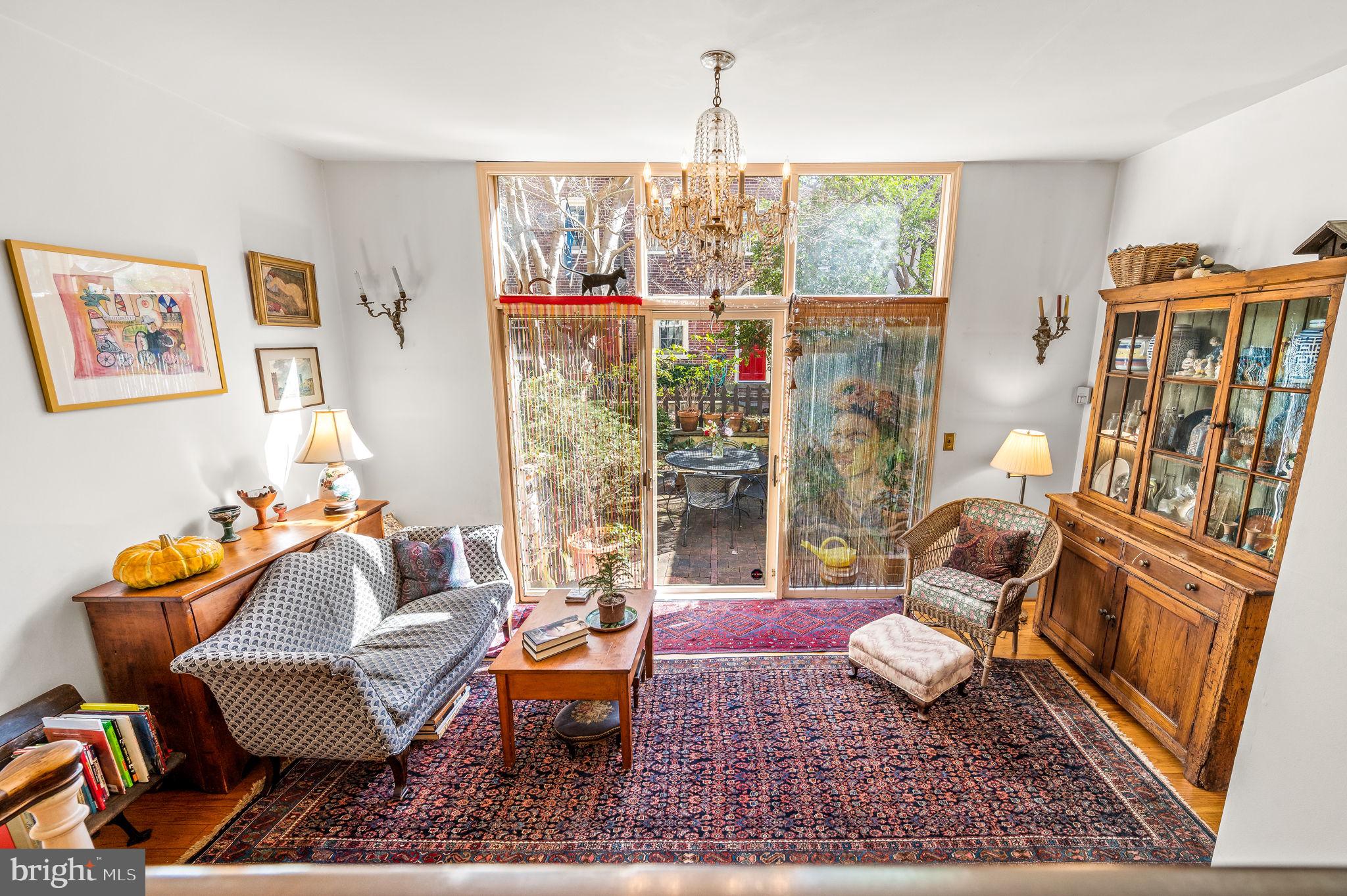331 Lawrence Court Philadelphia, PA 19106 - Photo 3 of 43 Sitting room