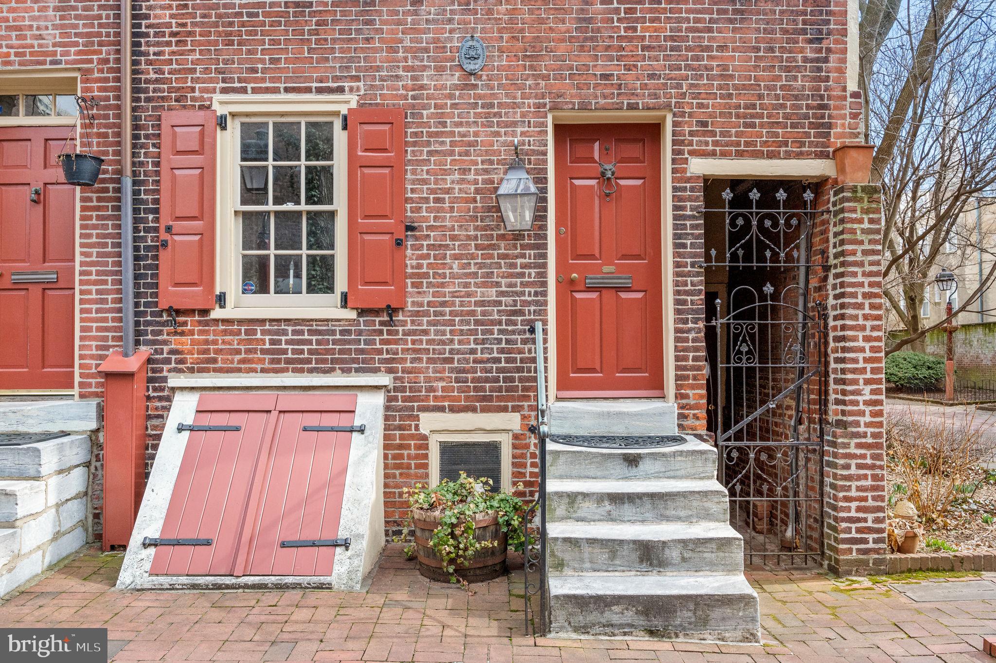 331 Lawrence Court Philadelphia, PA 19106 - Photo 34 of 43 Exterior