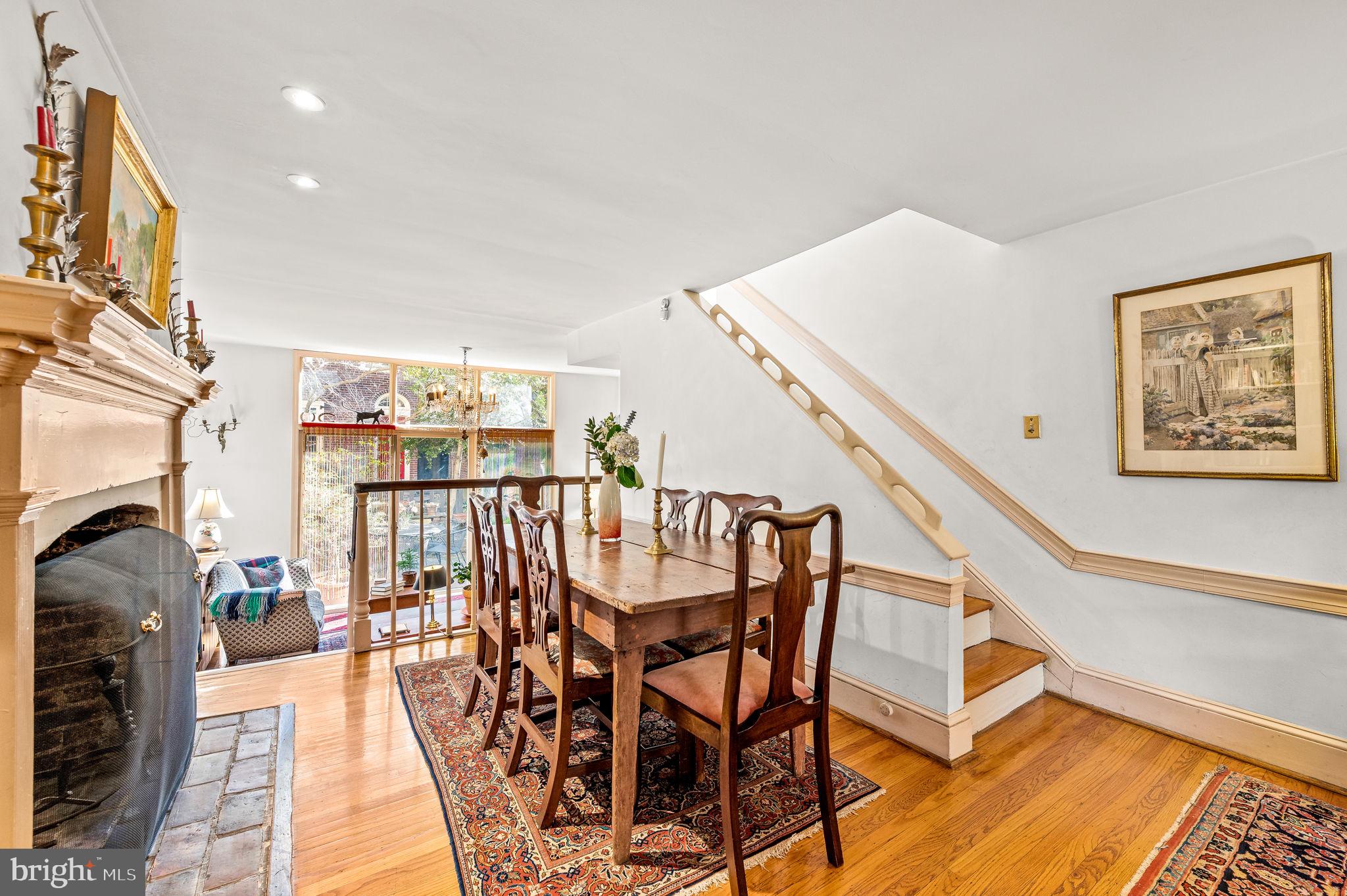 331 Lawrence Court Philadelphia, PA 19106 - Photo 4 of 43 Dining area