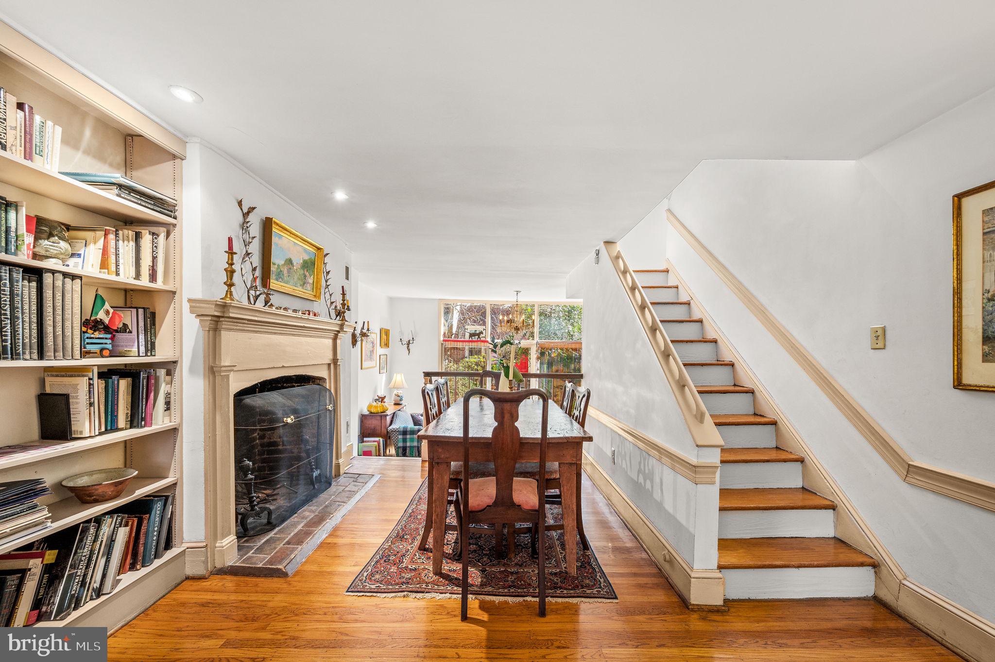 331 Lawrence Court Philadelphia, PA 19106 - Photo 5 of 43 Dining area