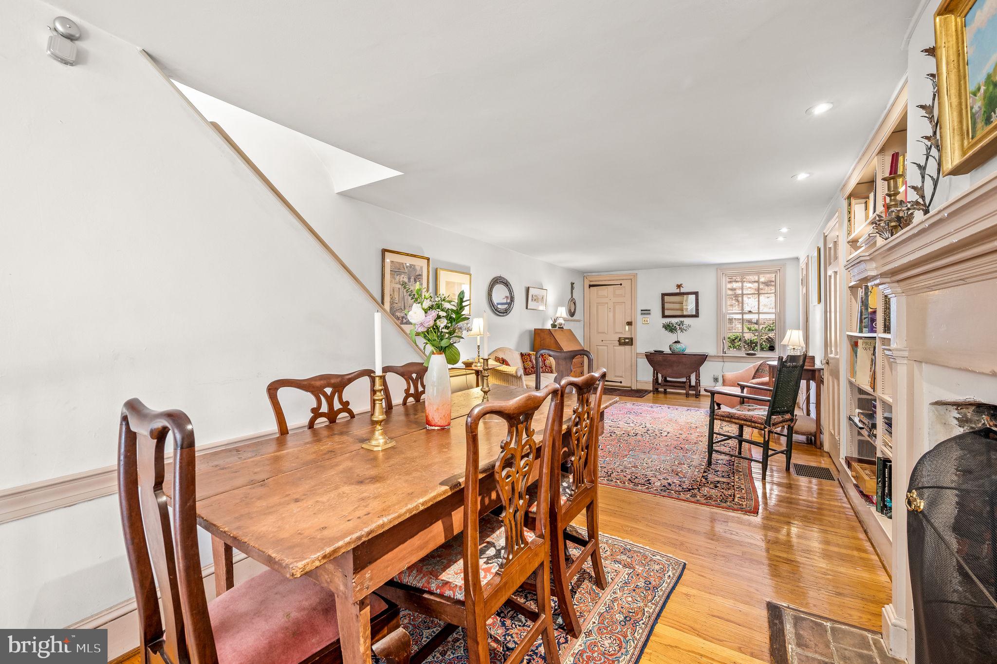 331 Lawrence Court Philadelphia, PA 19106 - Photo 6 of 43 Dining area
