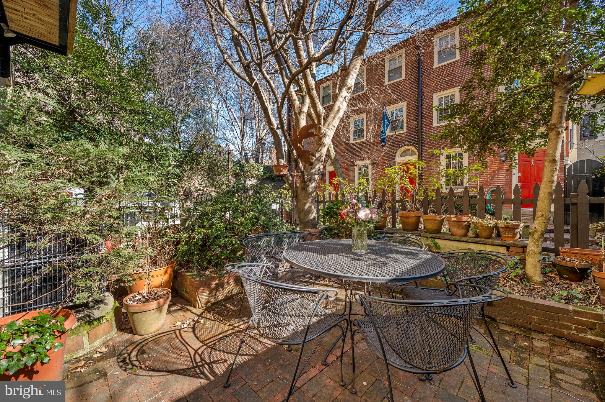 331 Lawrence Court Philadelphia, PA 19106 - Photo 9 of 43 Patio
