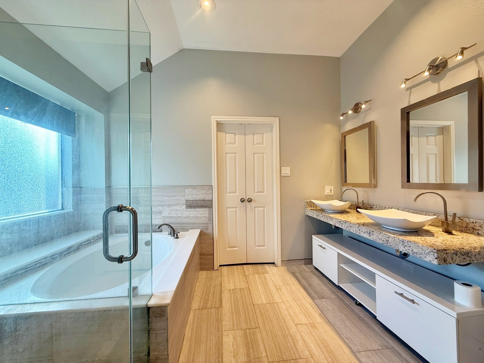 3610 Maple Pass Court Katy, TX 77449 - Photo 11 of 21 Primary bathroom