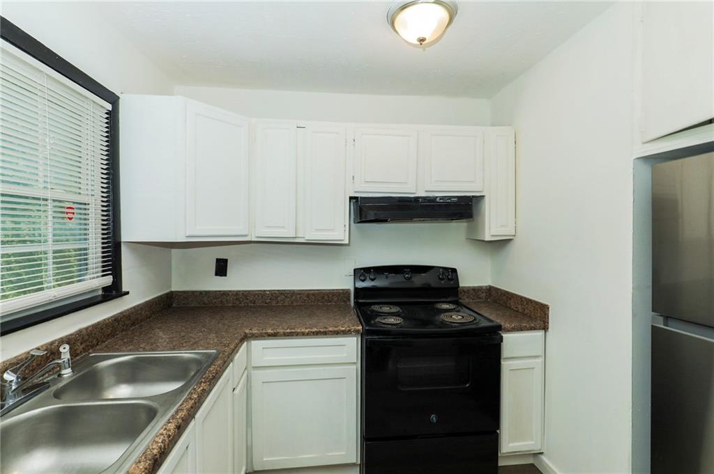 836 Bolton Road Northwest Atlanta, GA 30331 - Photo 6 of 14