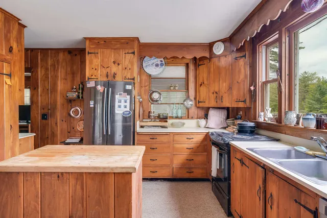 $889,900 | 97 Salisbury Highway, Andover, NH 03216