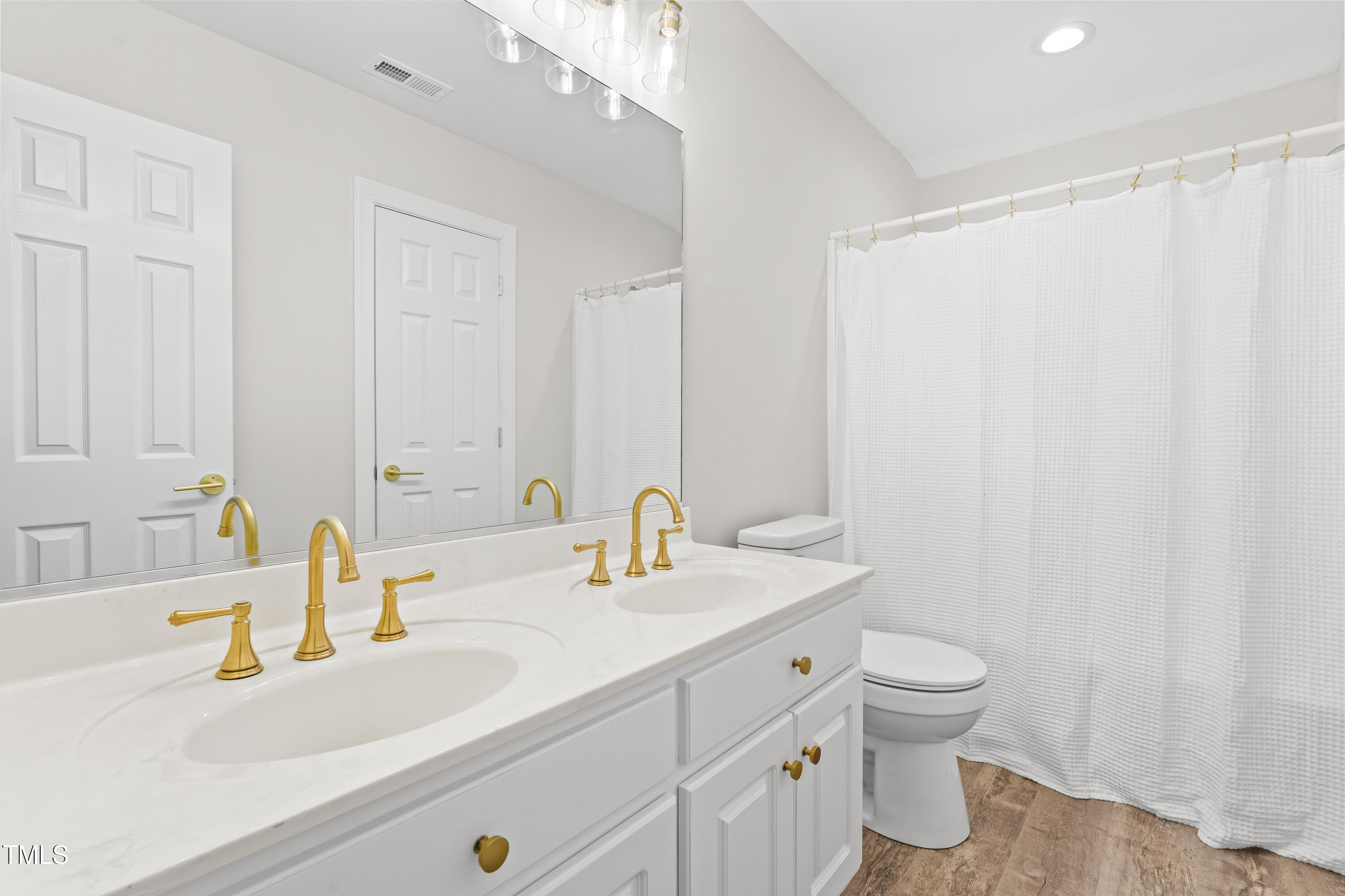 316 Russ Road Smithfield, NC 27577 - Photo 34 of 50 Secondary Bath