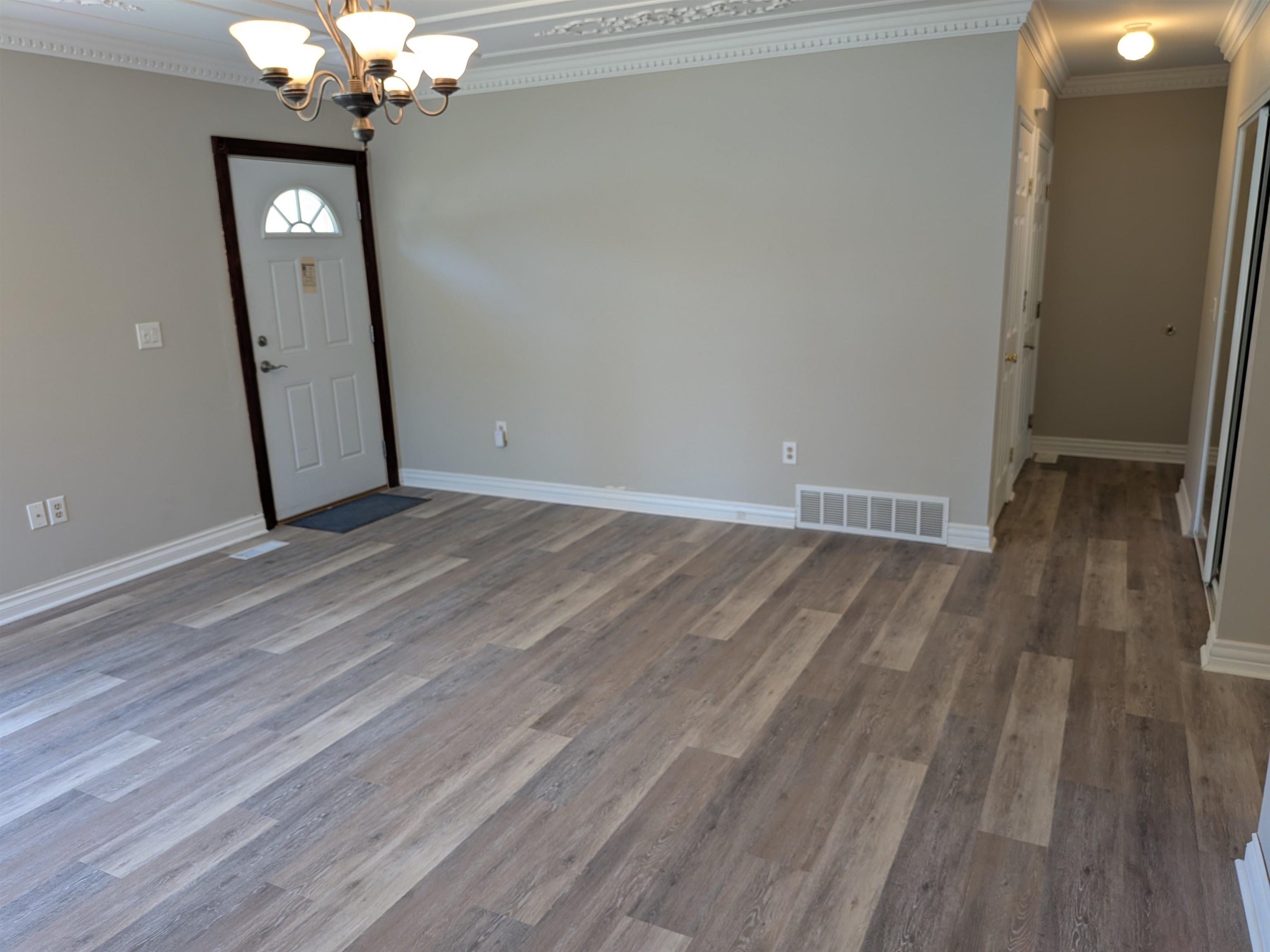 657 South Freya Street Spokane, WA 99202 - Photo 2 of 20