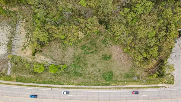 $325,000 | 169 South S Highway, Smithville, MO 64089