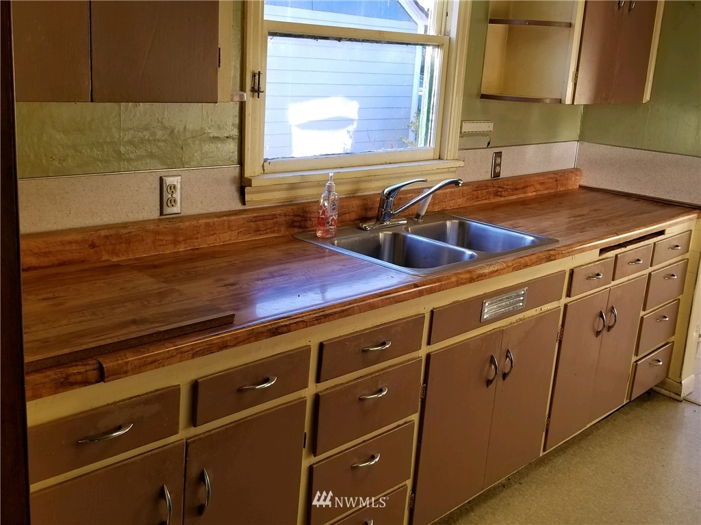 24318 Wicker Road Sedro-Woolley, WA 98284 - Photo 4 of 16 Gallery Image 4