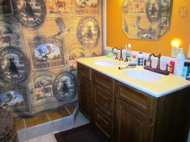 3060 Panhandle Road Wartrace, TN 37183 - Photo 9 of 20 master bathroom
