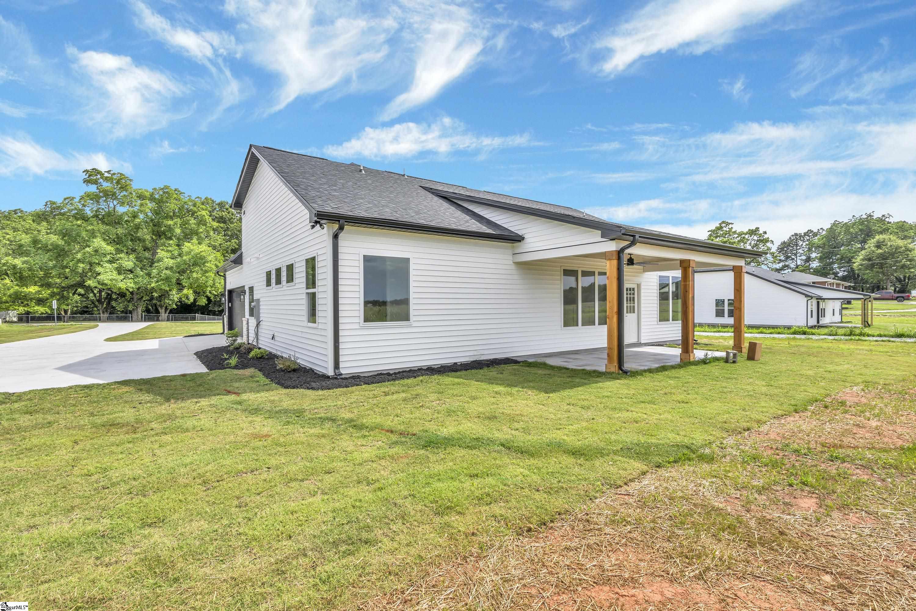 1657 Broadway School Road Belton, SC 29627 - Photo 32 of 35 Gallery Image 32