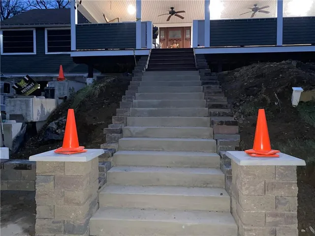 a view of entryway of a house